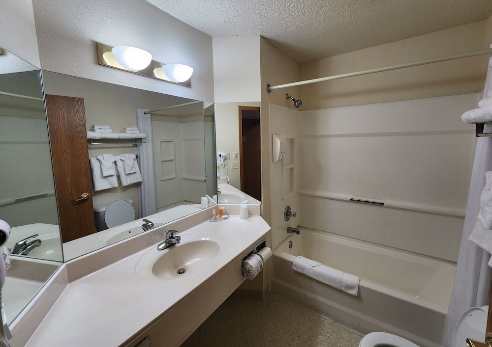 Windsor Place Inn Executive Studio Suite, 1 King Bed, Kitchenette 6