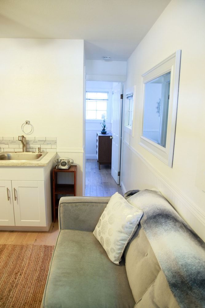 Kitchen Villa Suite (Room #2 Pet Friendly)