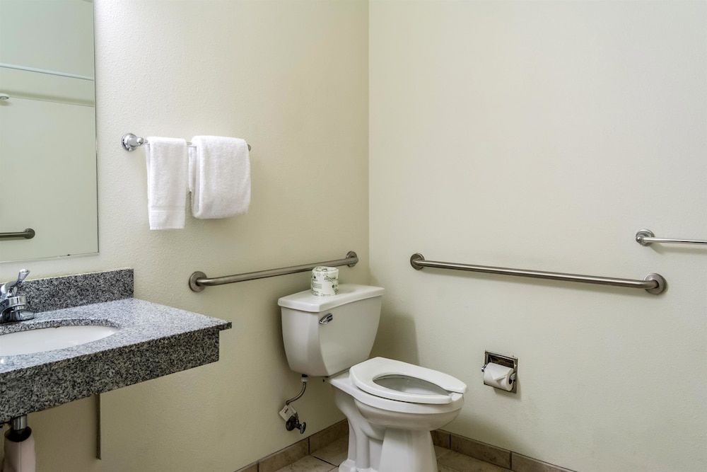 Motel 6 Lincoln City, OR Deluxe Room, 1 Queen Bed, Accessible, Non Smoking 8