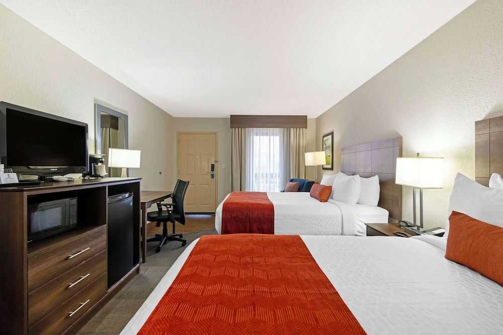 Best Western Colonial Inn Standard Room, 2 Queen Beds, Non Smoking, Refrigerator & Microwave