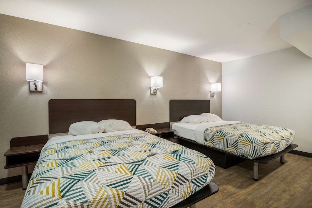 Motel 6 Sandston, VA - Richmond, Va Deluxe Room, 2 Queen Beds, Accessible, Non Smoking 4