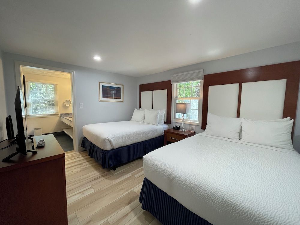 Upper Deluxe Two Bedroom Cottage