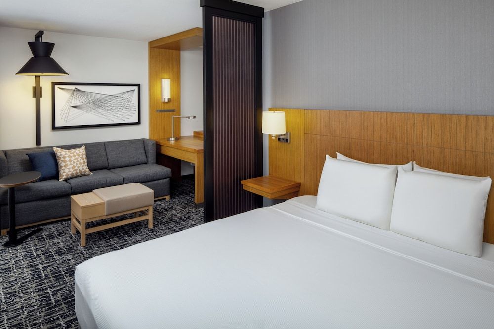 undefined Hyatt Place Chicago Midway Airport 4