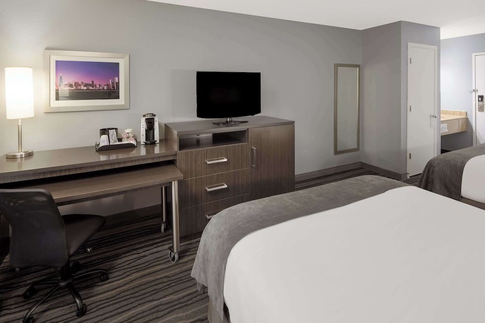 Standard Room, 2 Queen Beds, Non Smoking, Refrigerator