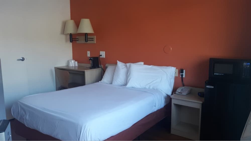 Standard Room, 1 Queen Bed, Non Smoking