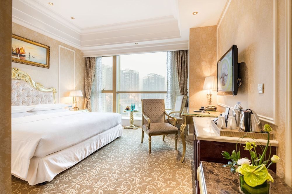Sheraton Chongqing Hotel Room, 1 King Bed, City View