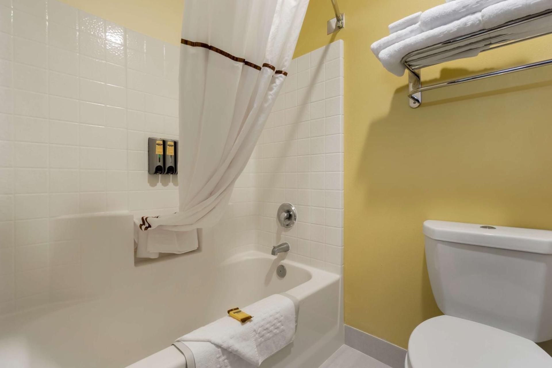 King Room with Spa Bath