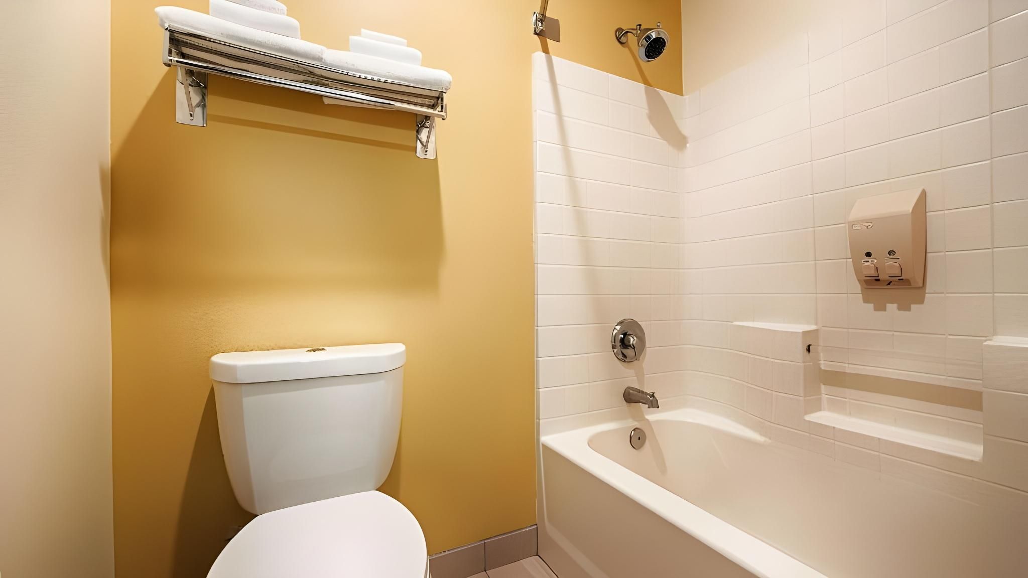 Best Western Plus Park Place Inn & Suites 2 Queen Beds, Nonsmoking, Deluxe Room 3