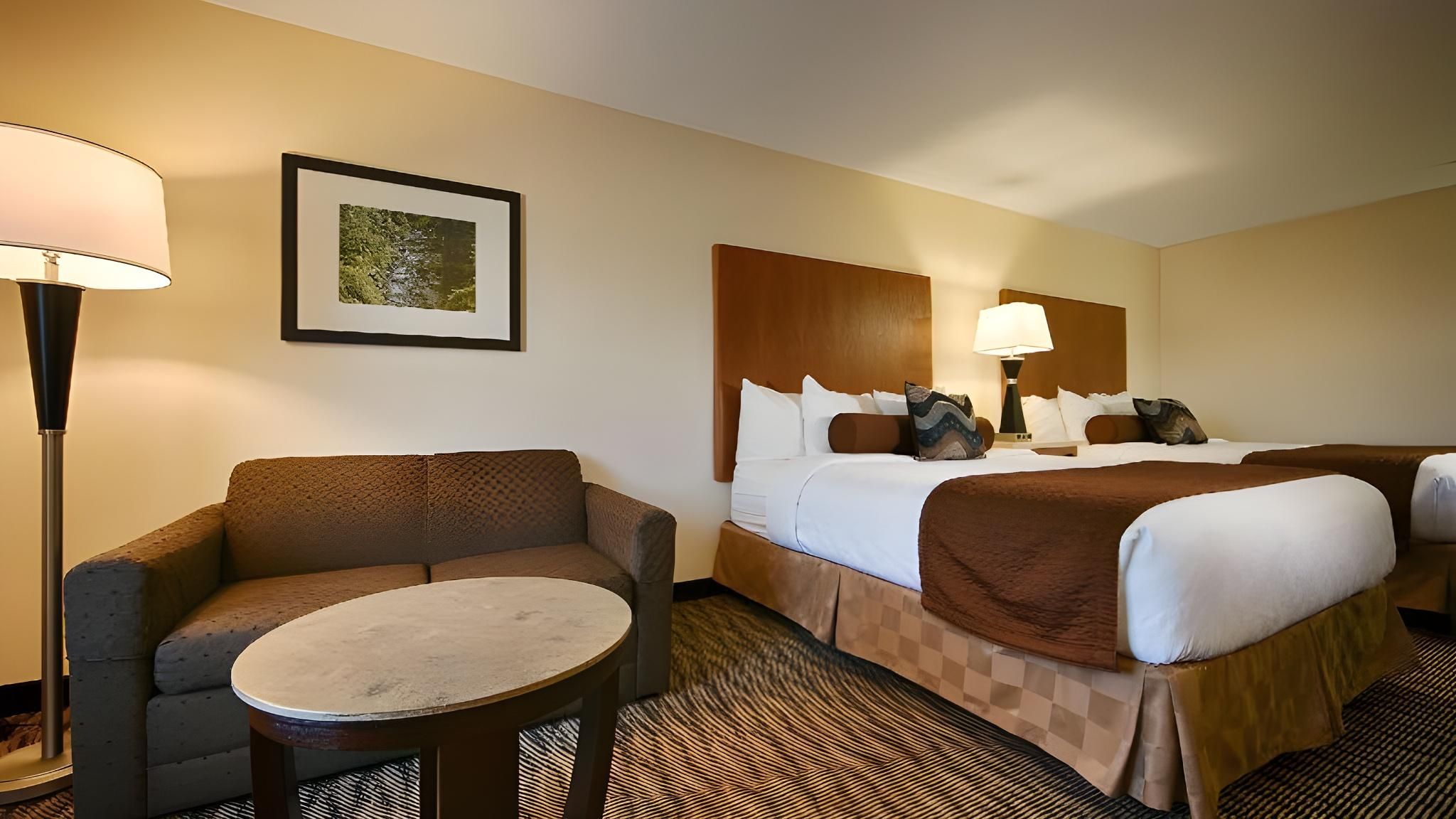 Best Western Plus Park Place Inn & Suites 2 Queen Beds, Nonsmoking, Deluxe Room 2