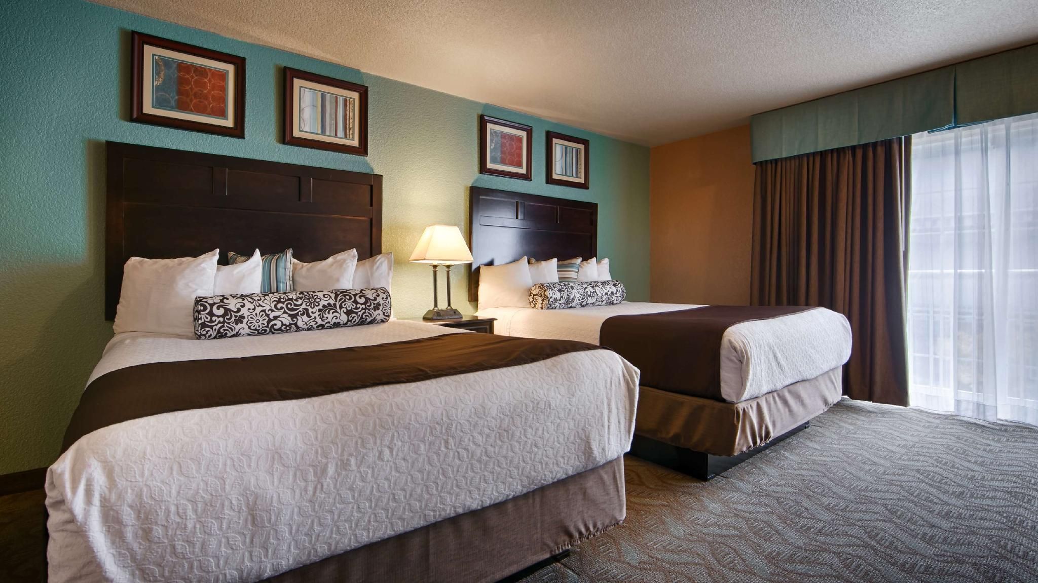 Suite - 3 Queen Beds, Nonsmoking, One Bedroom