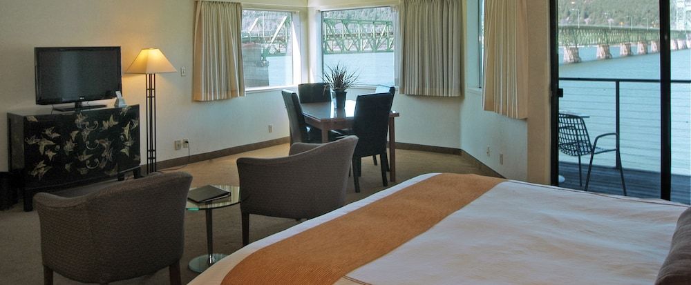 Suite, Balcony, River View (1 King & 1 Queen Bed, No Pets)