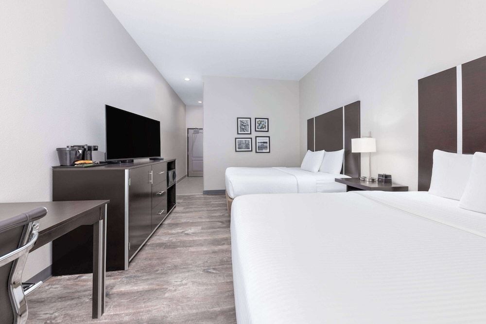 Room, 2 Queen Beds, Accessible, Non Smoking (Hearing Accessible)