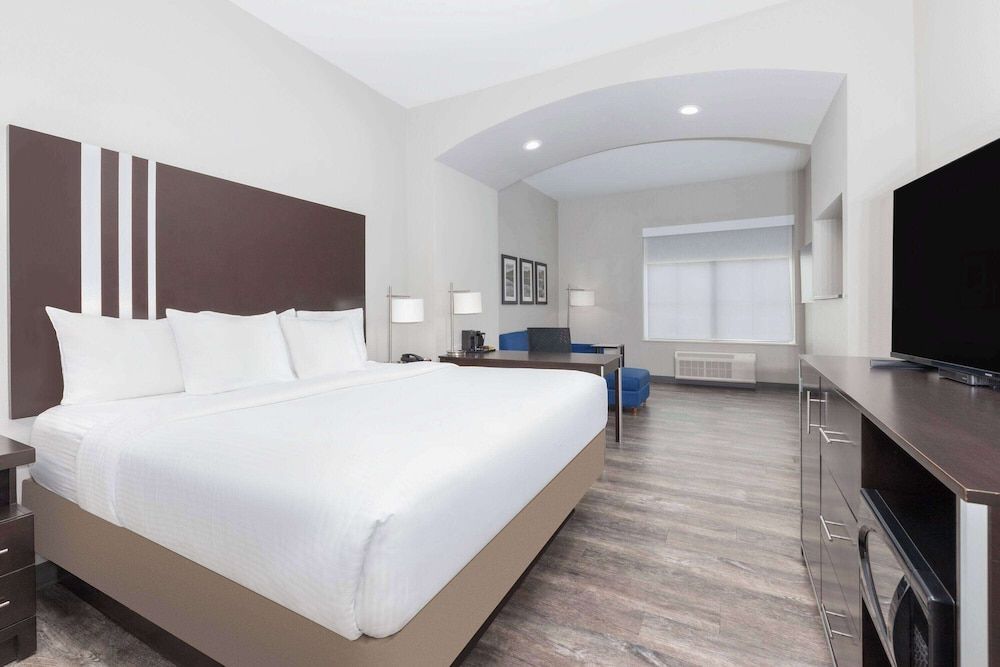 Executive Studio Suite, 1 King Bed, Non Smoking