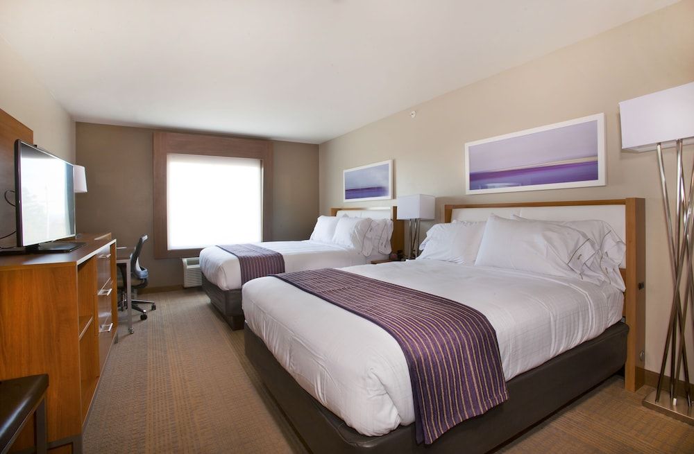 Standard Room, 2 Queen Beds, Accessible (Mobility Tub)