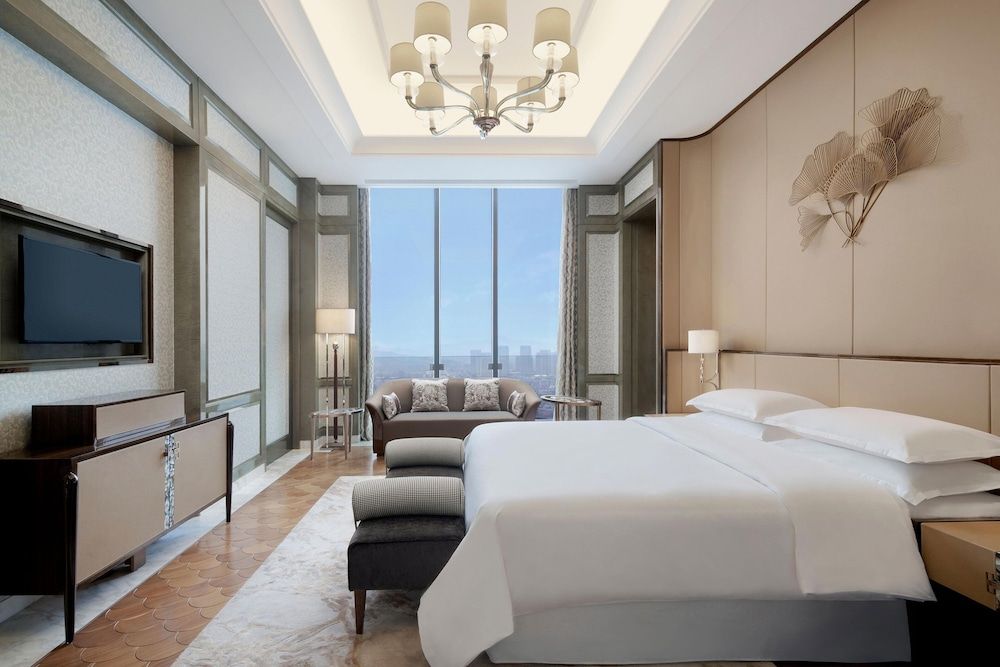 Presidential Suite, 1 King Bed, Lake View