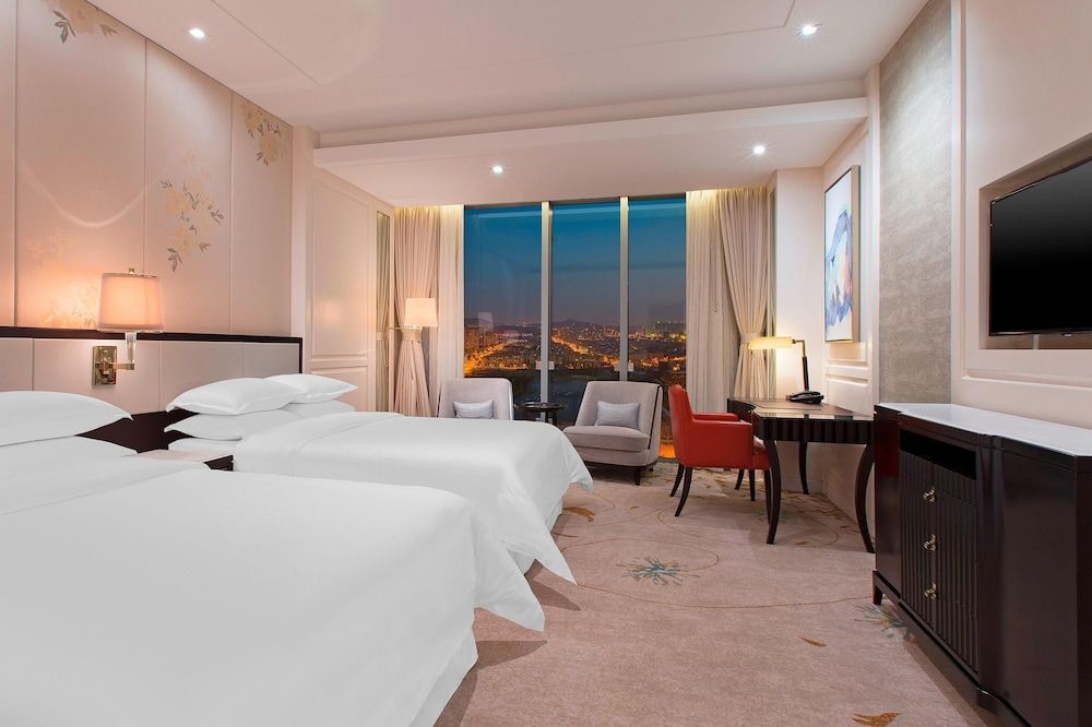 Room, 2 Twin Beds, Lake View