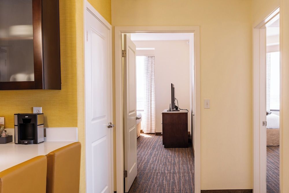 undefined Residence Inn by Marriott Los Angeles LAX/Century Boulevard 8