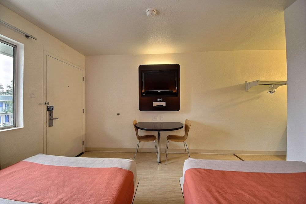 Standard Room, 2 Double Beds, Non Smoking
