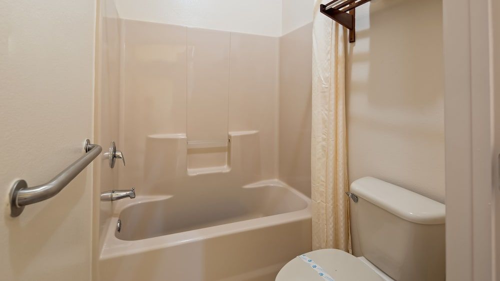 SureStay Hotel By Best Western Mission Standard Room, 2 Queen Beds, Accessible, Non Smoking 3