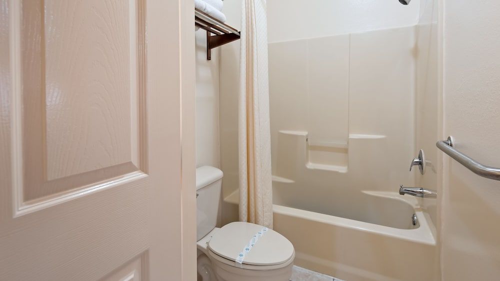 SureStay Hotel By Best Western Mission Standard Room, 2 Queen Beds, Accessible, Non Smoking 4