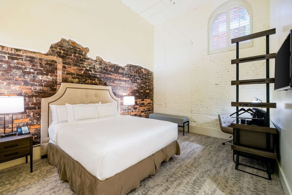 Hotel Florence, Tapestry Collection by Hilton