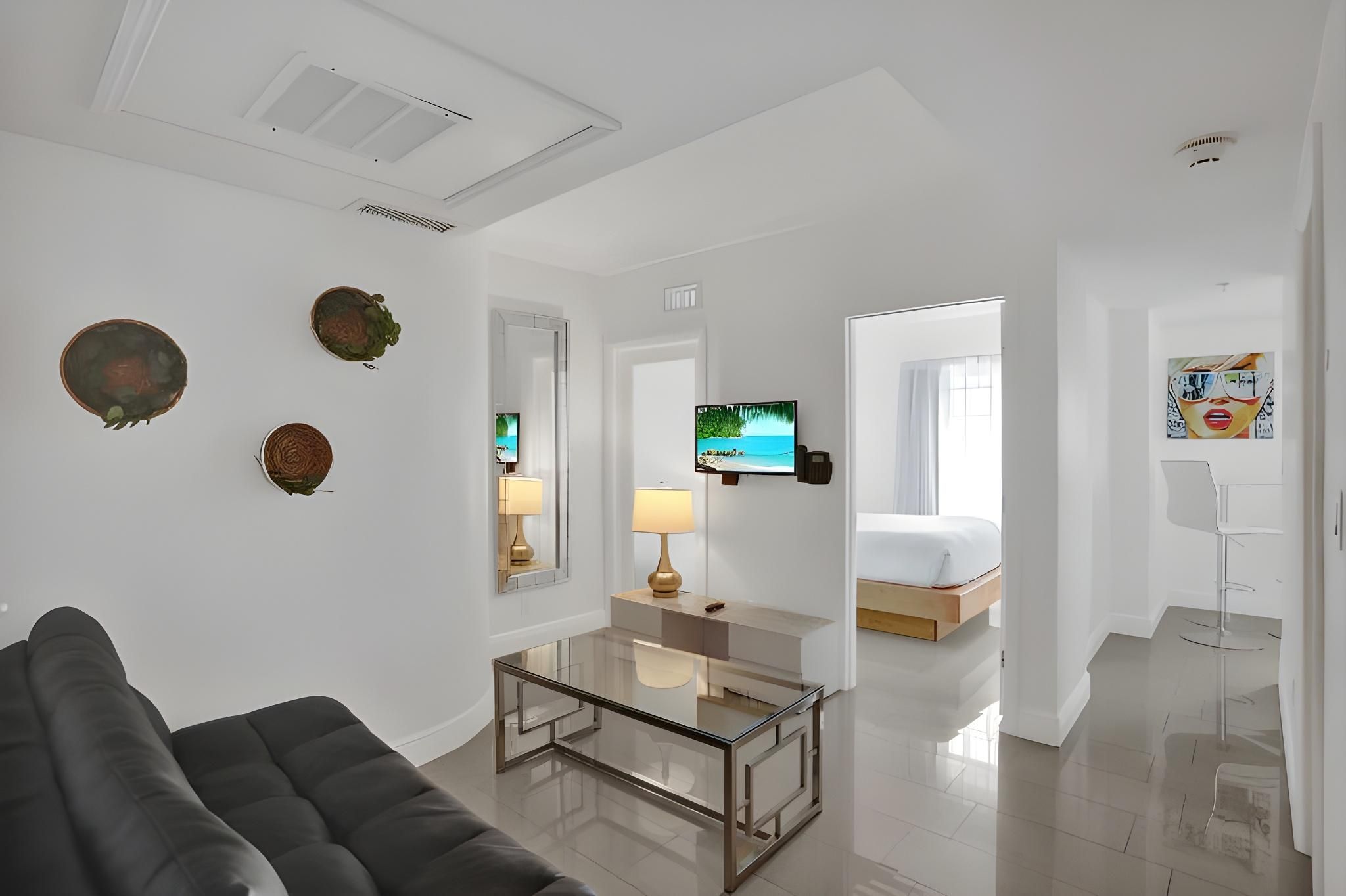 Deluxe One-Bedroom Suite