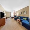 Comfort Inn & Suites West - Medical Center 