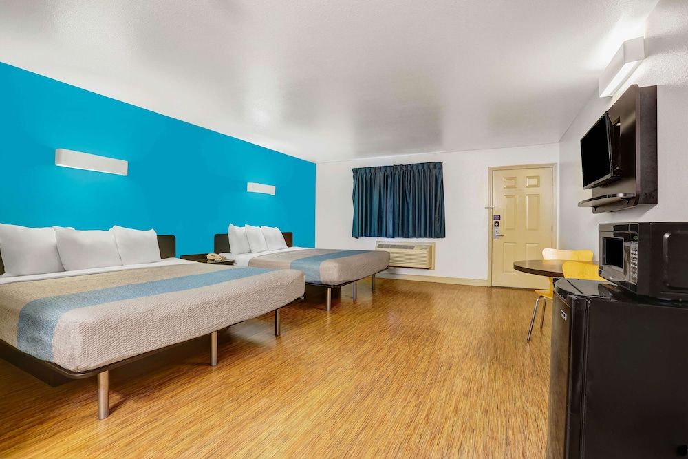 Standard Room, 2 Queen Beds