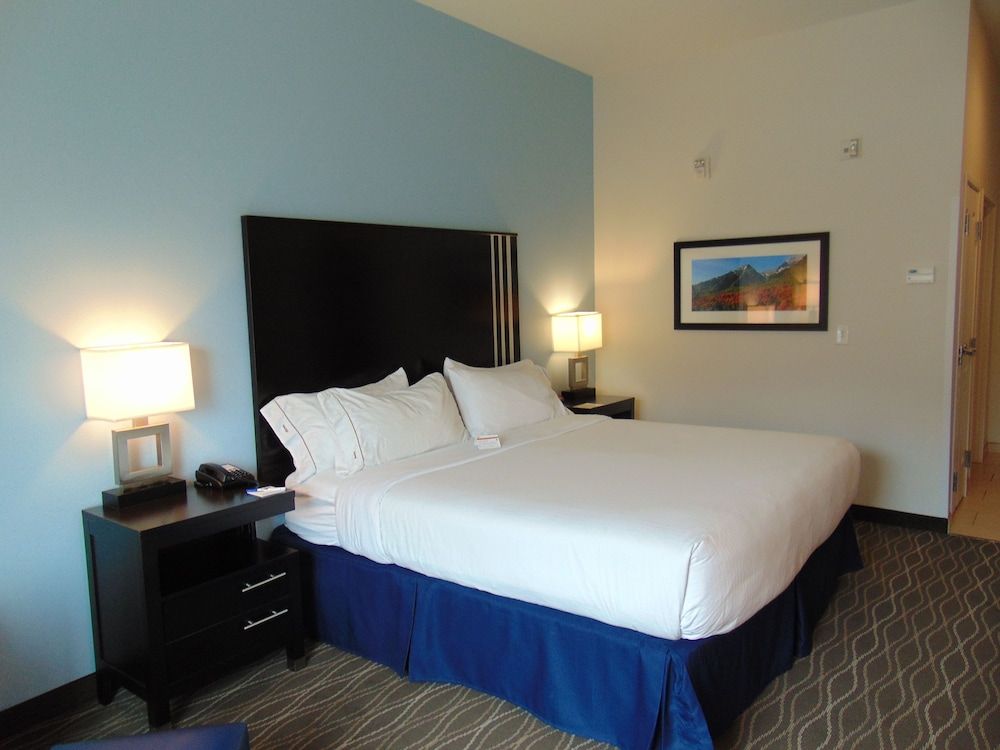 Standard Room, 1 King Bed (LEISURE)