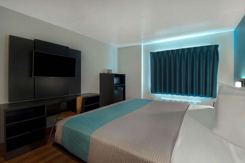 Motel 6 Merrillville, IN Standard Room, 2 Double Beds, Non Smoking 5