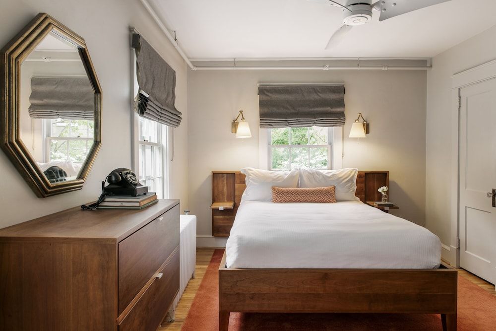 1 Queen Guestroom