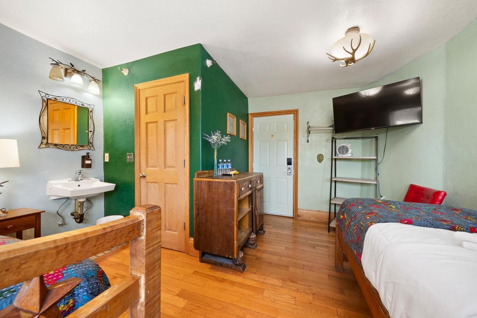 Double twin Room with Private Bathroom