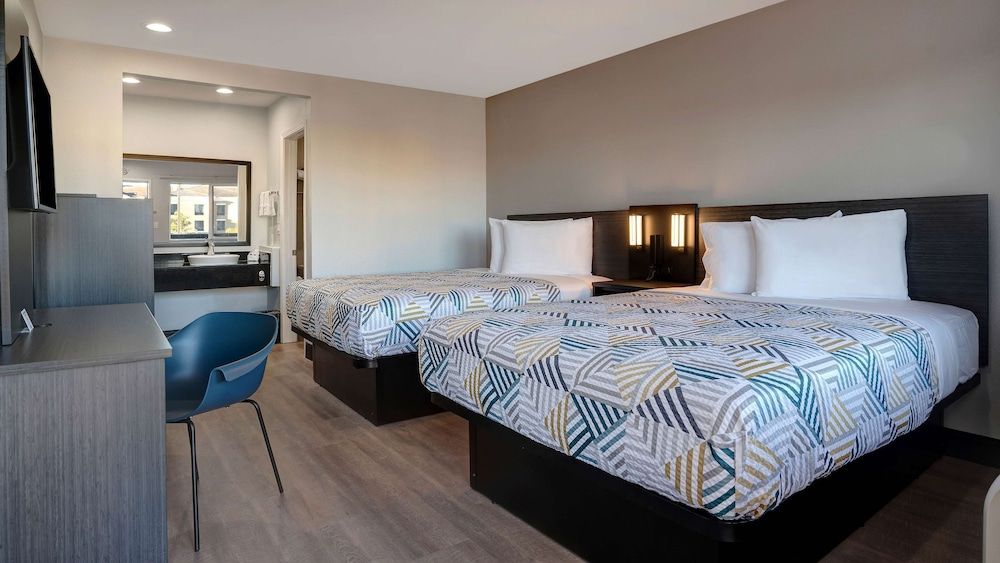 Deluxe Room, 2 Double Beds, Non Smoking, Refrigerator & Microwave