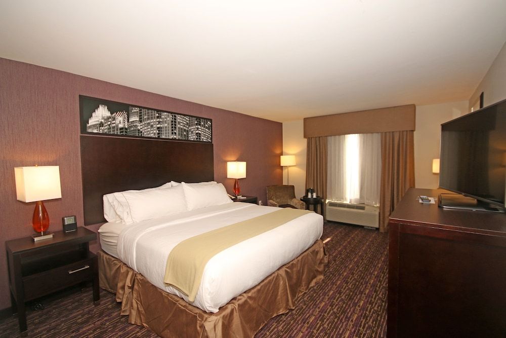 Standard Room, 1 King Bed, Accessible (Communications)
