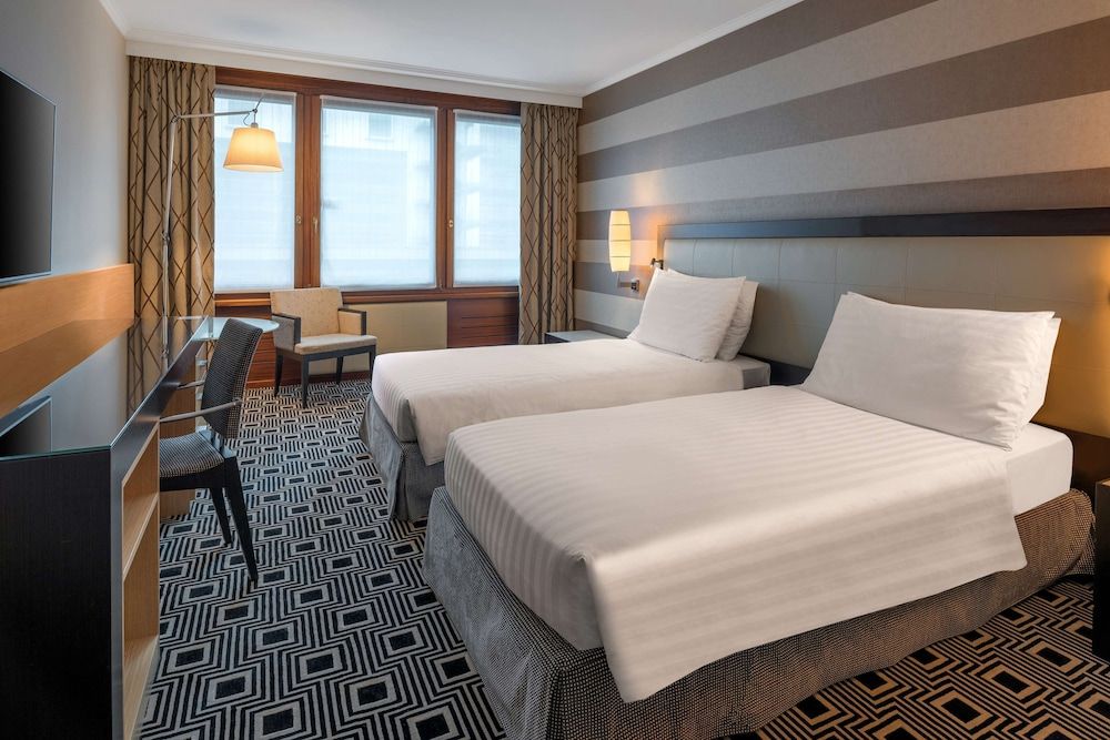 Family Room, 1 King Bed, Connecting Rooms