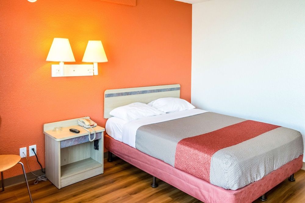 Standard Room, 1 Queen Bed, Non Smoking