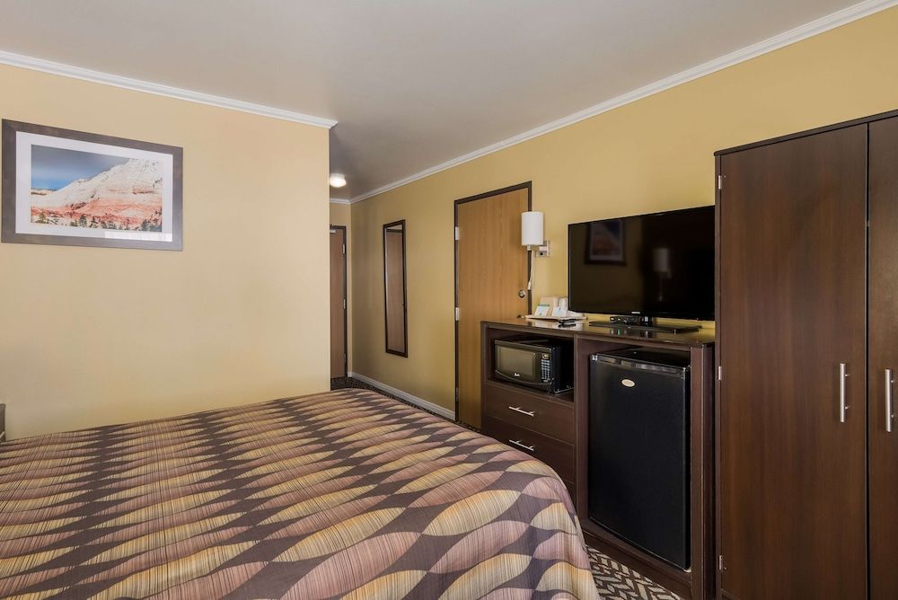 Best Western Richfield Inn Standard Room, 1 Queen Bed, Accessible, Bathtub