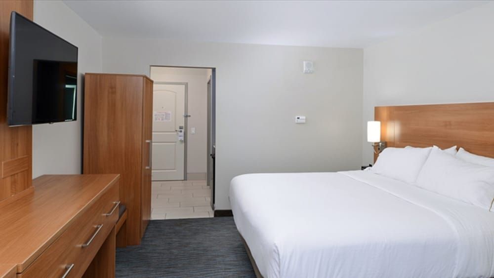 Standard Room, 1 King Bed, Accessible (Communications, Mobility)