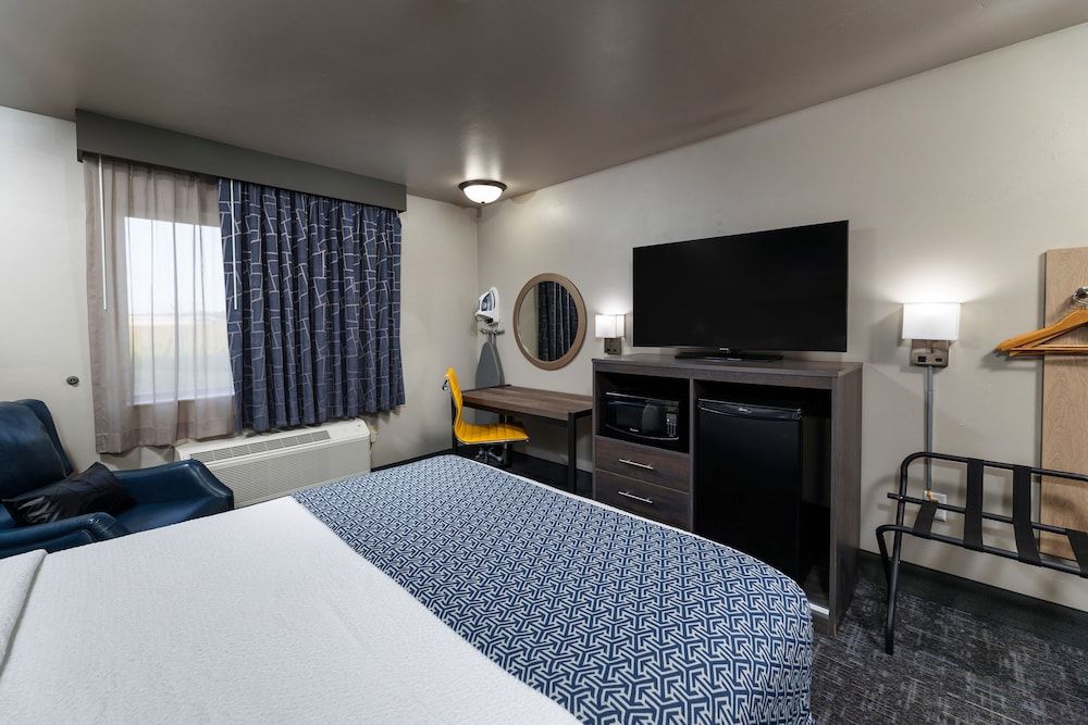 Standard Room, 1 Queen Bed, Accessible
