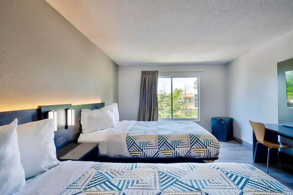 Standard Room, 2 Double Beds, Accessible, Smoking