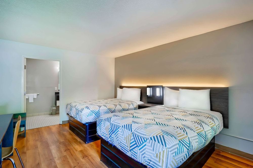 Deluxe Room, 2 Double Beds, Smoking, Refrigerator