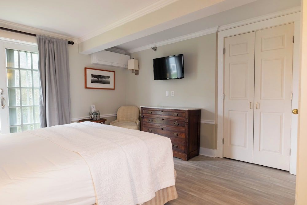 Queen Residential Pet Friendly