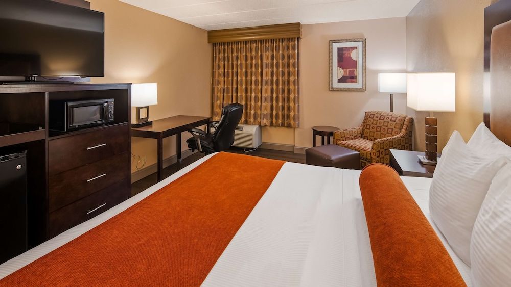 Best Western Crossroads Of The Bluffs Standard Room, 1 King Bed, Accessible, Non Smoking