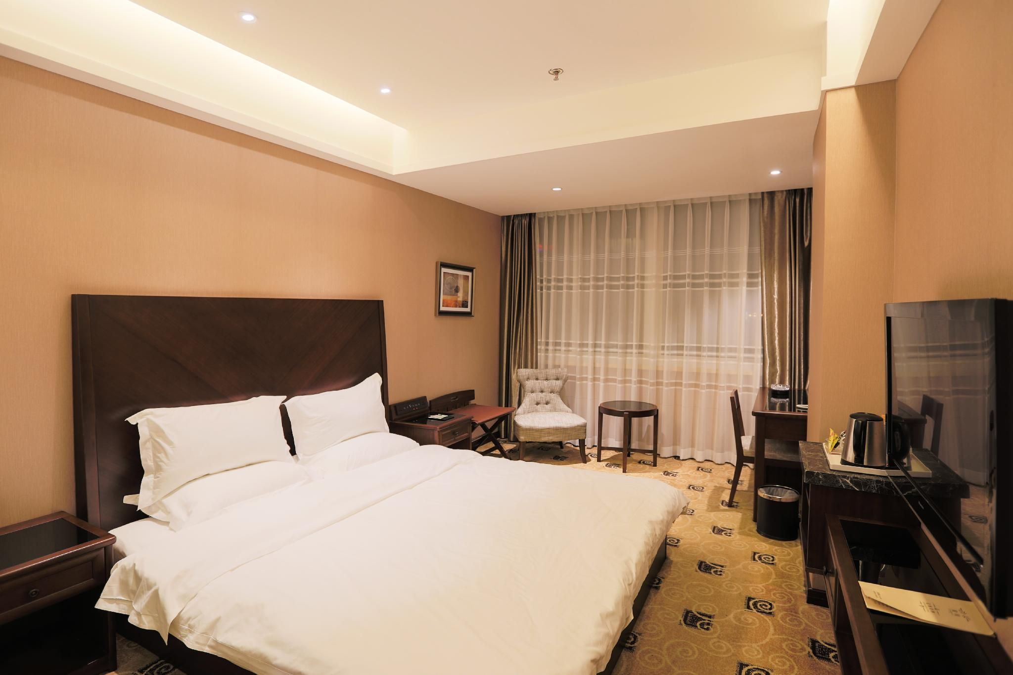 Huazhu - Room With Bed