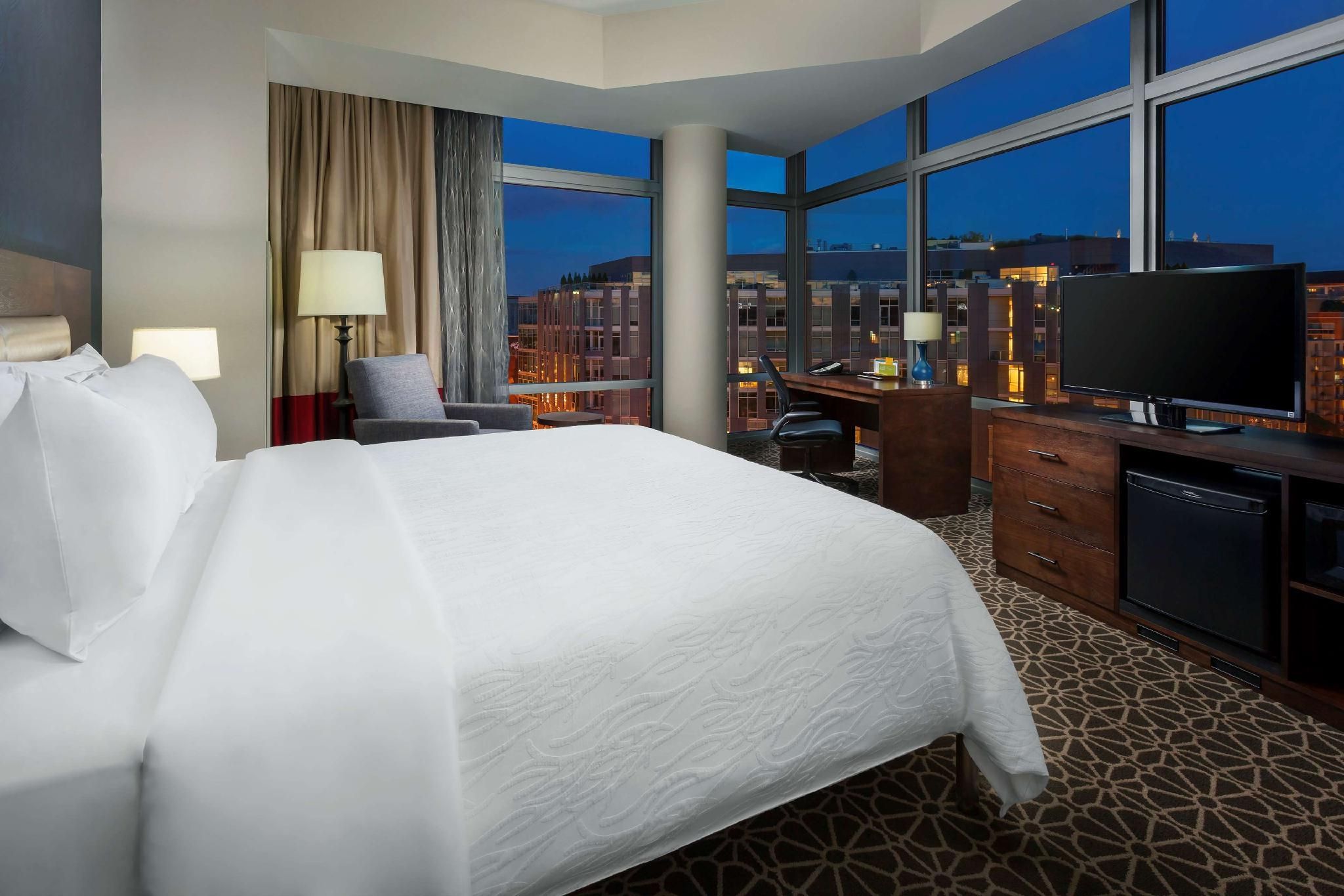 1 King Bed Premier Corner
