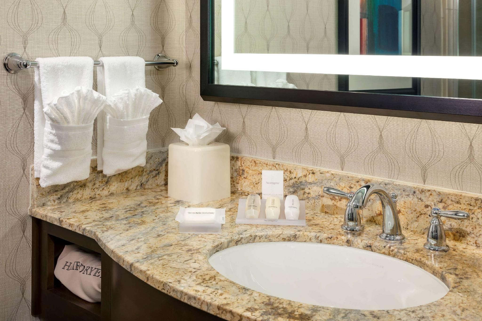 1 King Corner Mobility Access W/rollin Shower