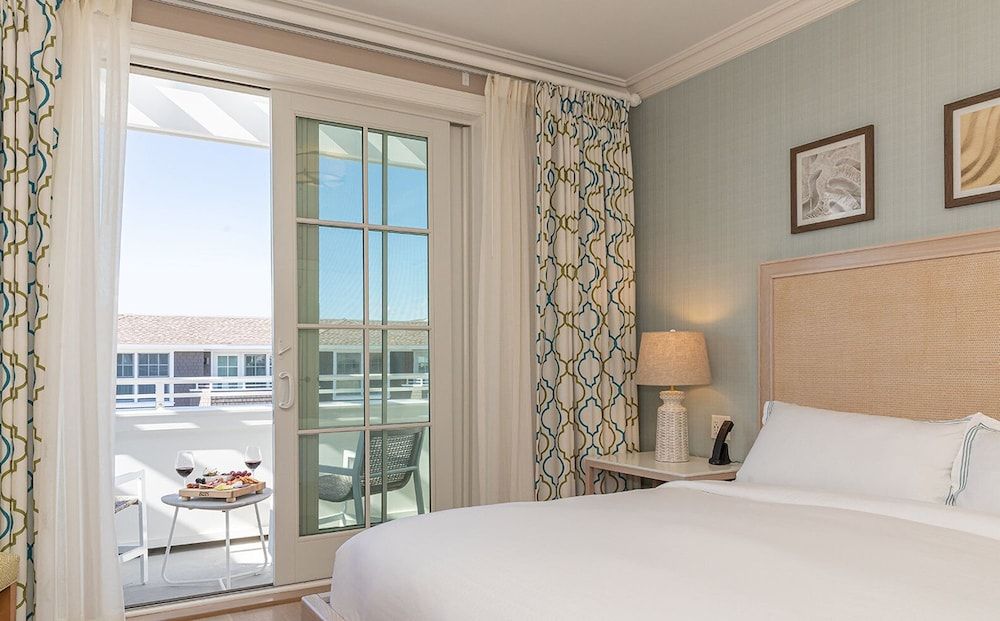 Standard Room, 1 King Bed, Multiple View (SPA-SIDE Town view king w/ balcony)