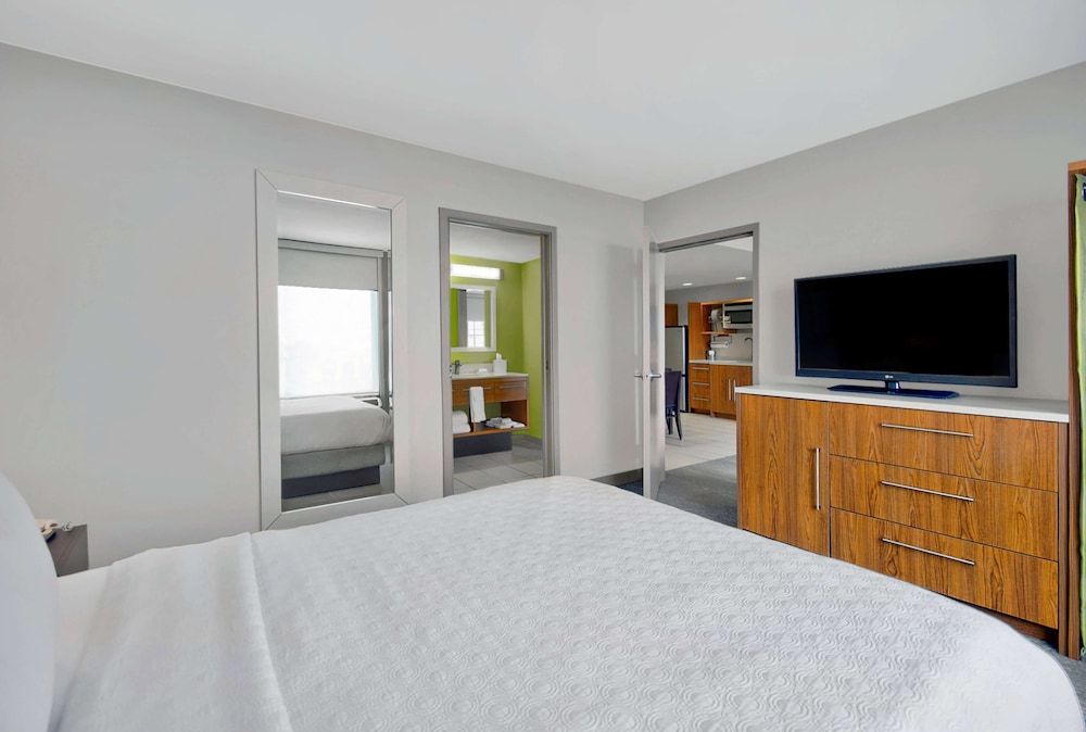 Suite, 1 Queen Bed, Non Smoking