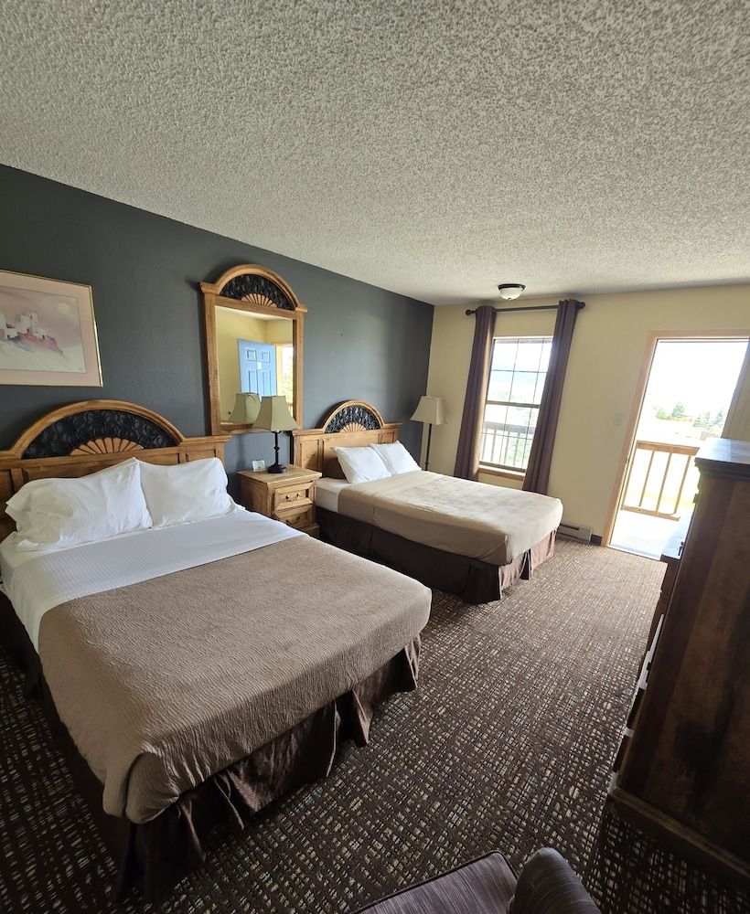 Econo Lodge Room, 2 Double Beds, Non Smoking (Upgrade) 2