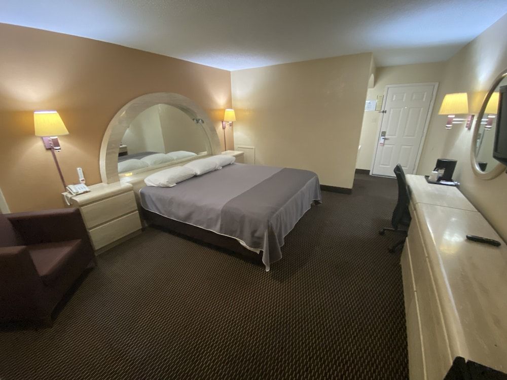 Apple Tree Inn Tyler Lindale Single Room 2